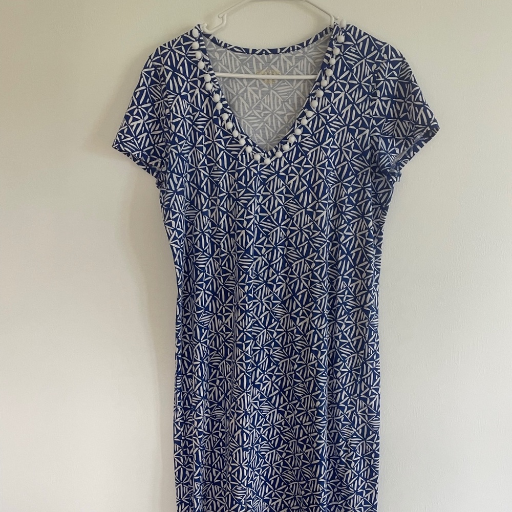 Lilly Pulitzer Etta  dress size medium v neck